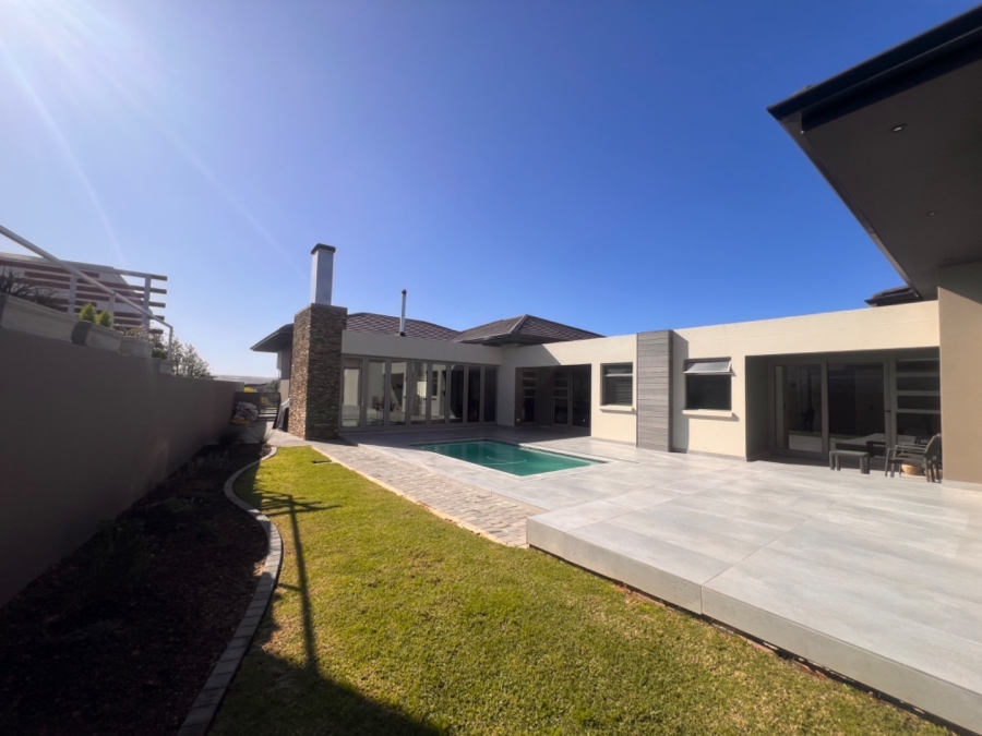 4 Bedroom Property for Sale in Oubaai Western Cape